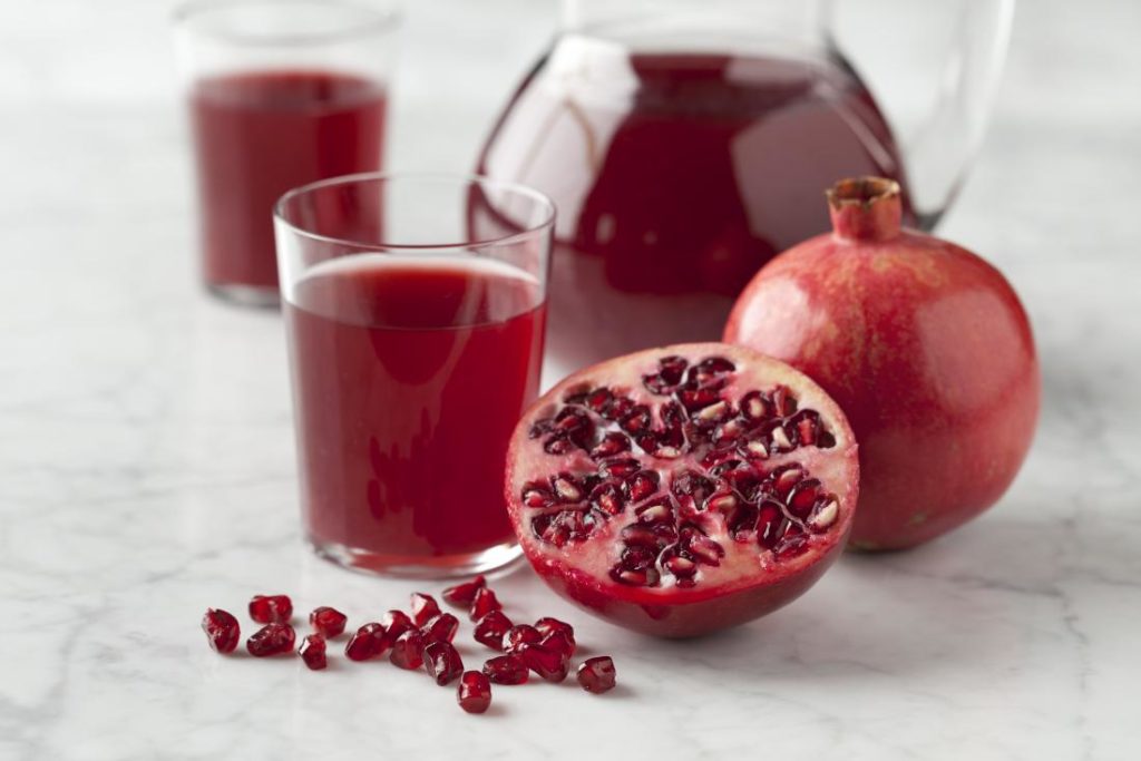 pomegranate-juice-mens-health-benefits